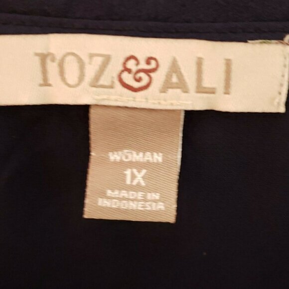 Roz & Ali Plus Navy Sleeveless Top With Lazer Cuts - Picture 5 of 7